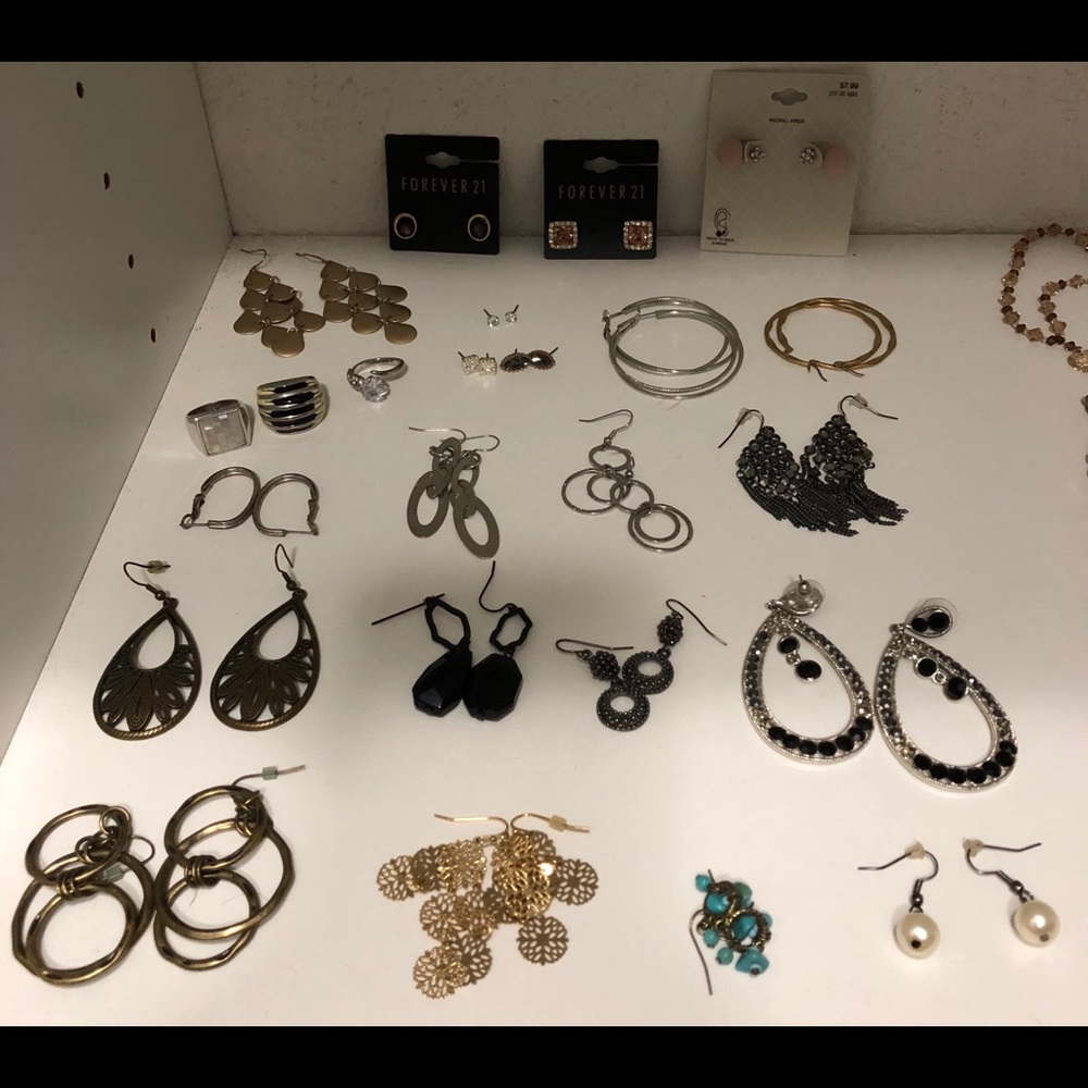 Jewelry - Picture 3 of 8